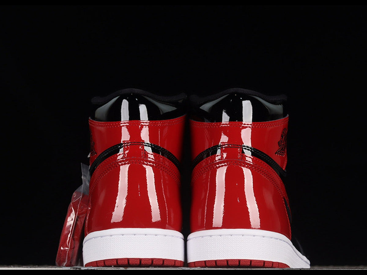 Air Jordan 1 Retro High OG Patent Bred