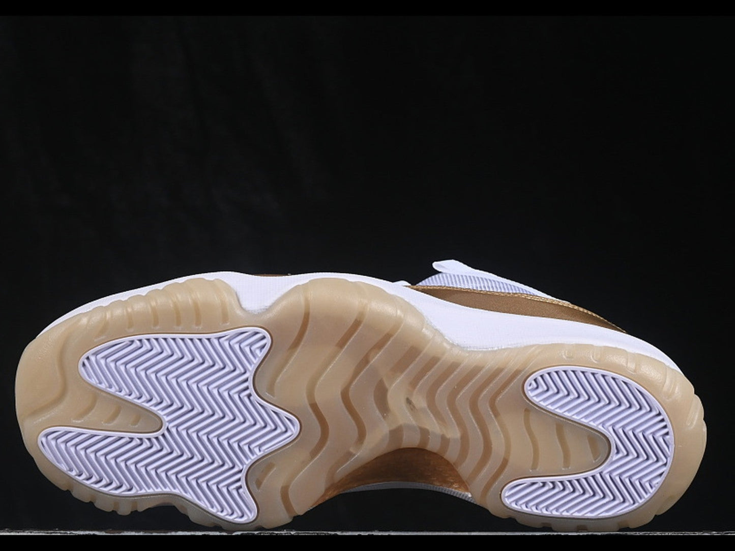 Air Jordan 11 Low Metallic Gold
