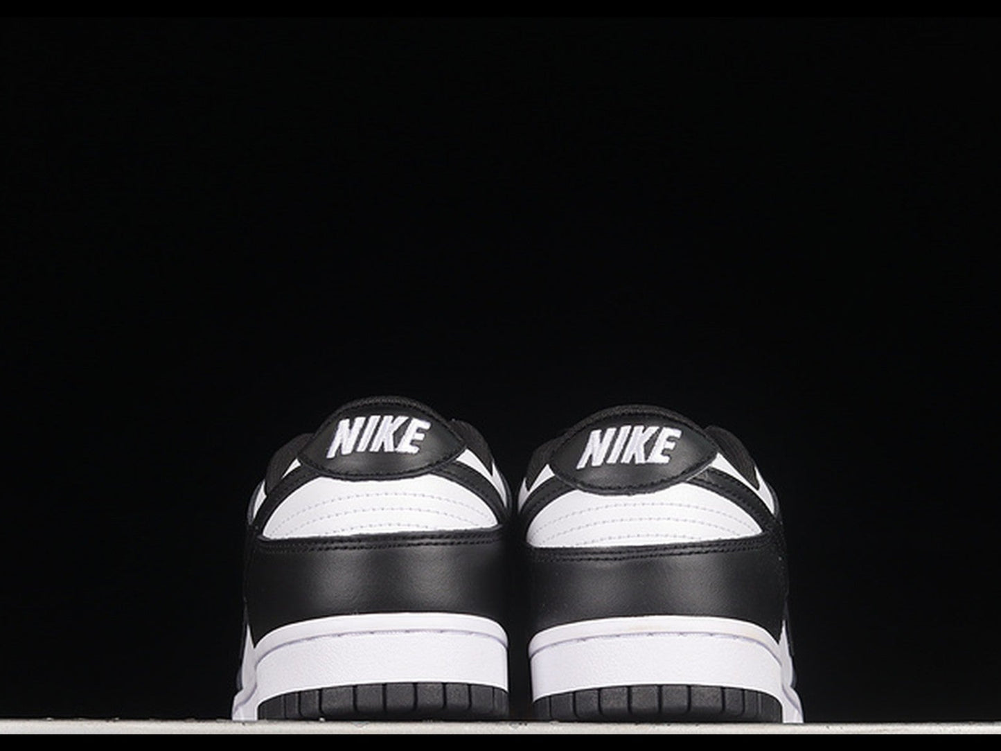 Nike SB Dunk Low Panda