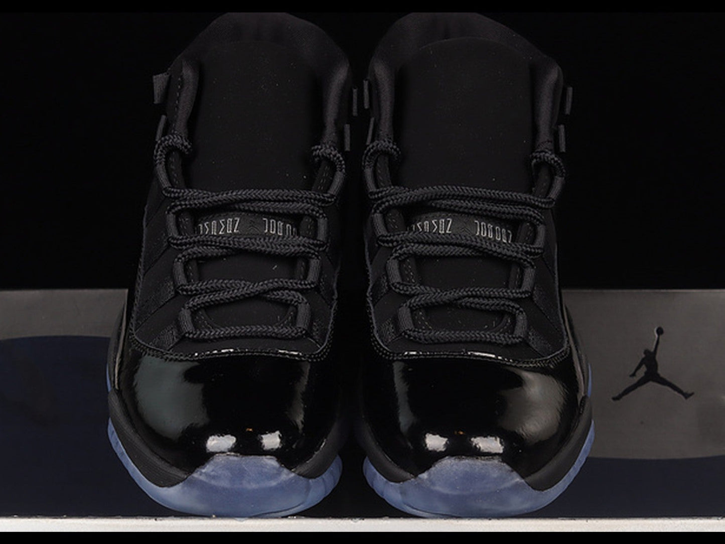 Air Jordan 11 Retro Cap and Gown