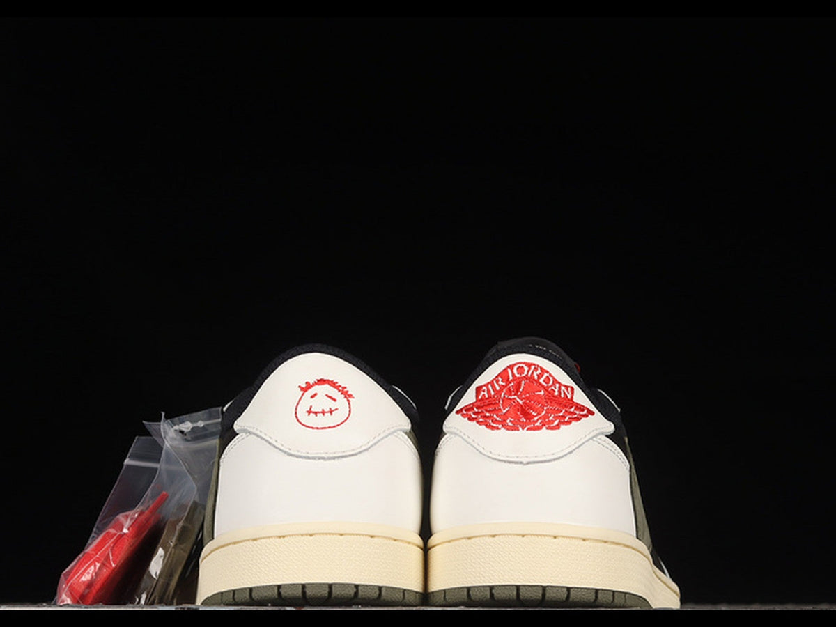 Travis Scott x Air Jordan 1 Low OG SP 'Sail/University'