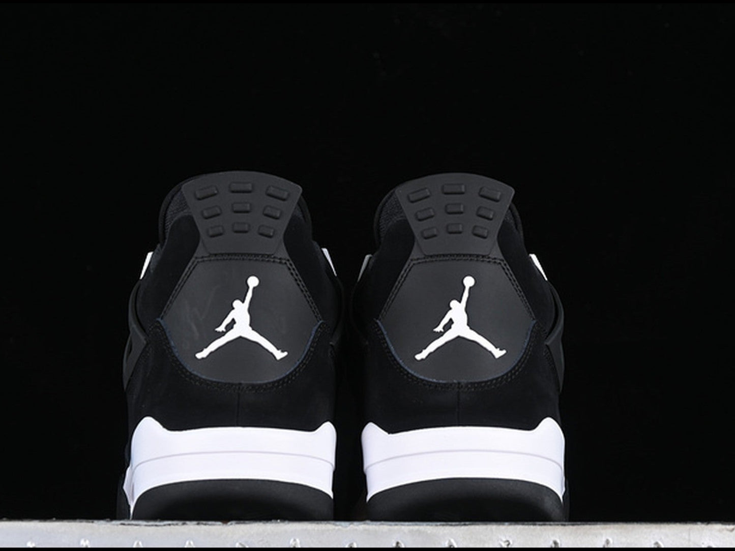 Jordan 4 Retro White Thunder