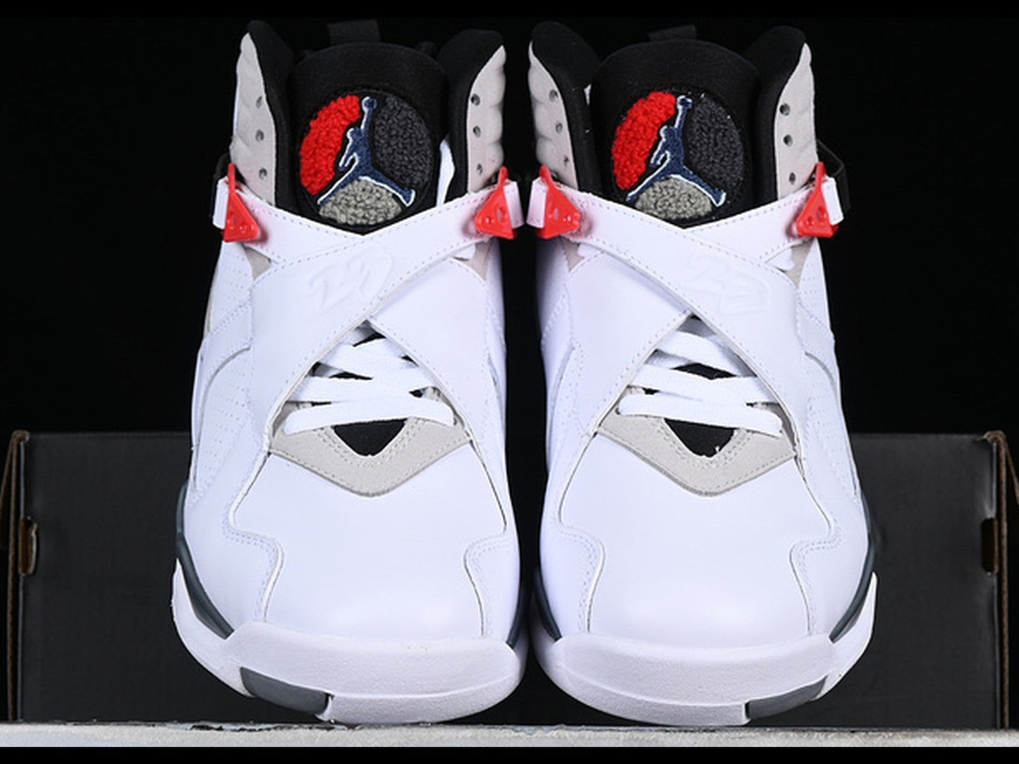 Air Jordan 8 Bugs Bunny