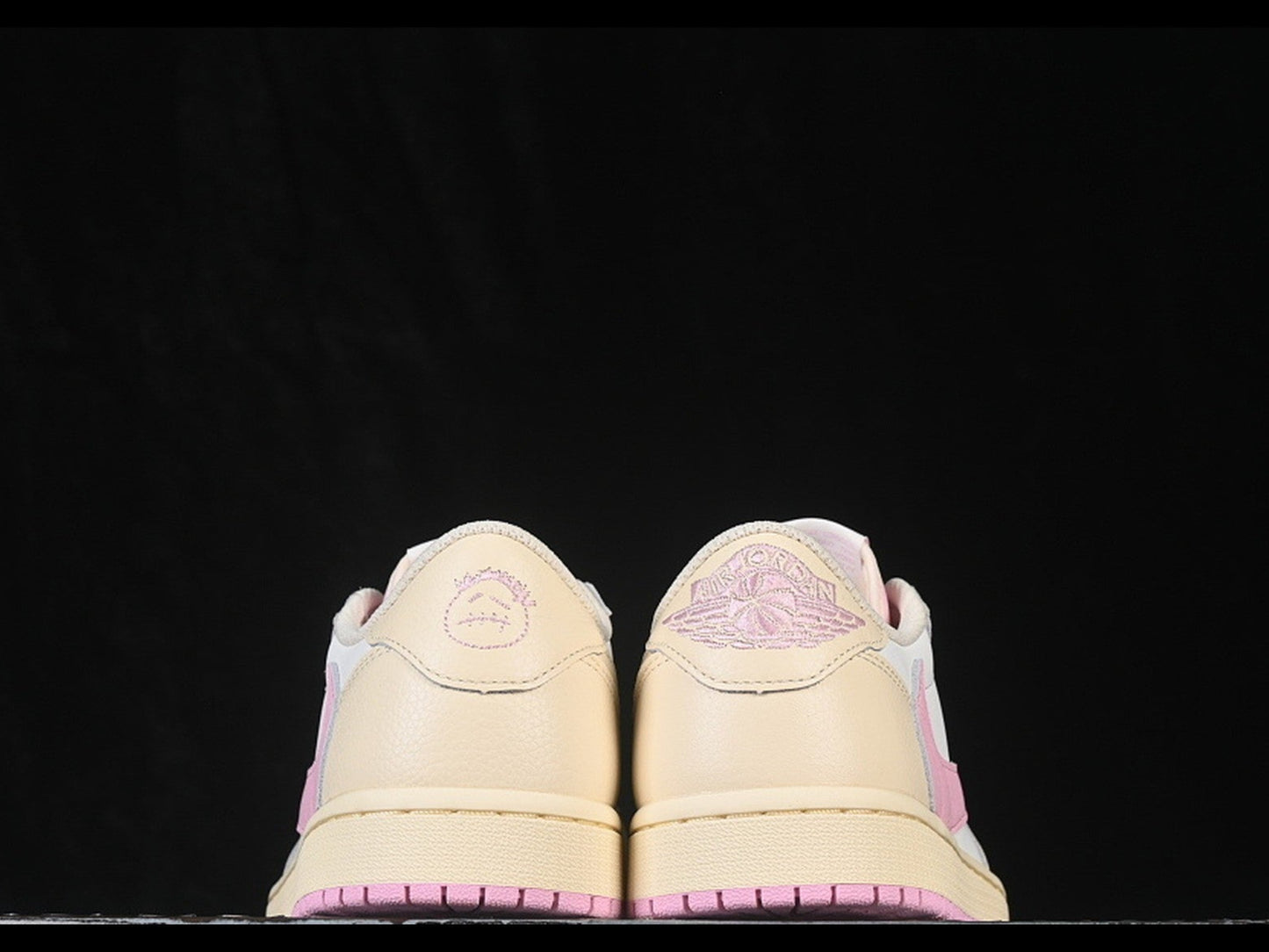 Travis Scott AJ1 Retro Low OG 'Muslin Shy Pink'