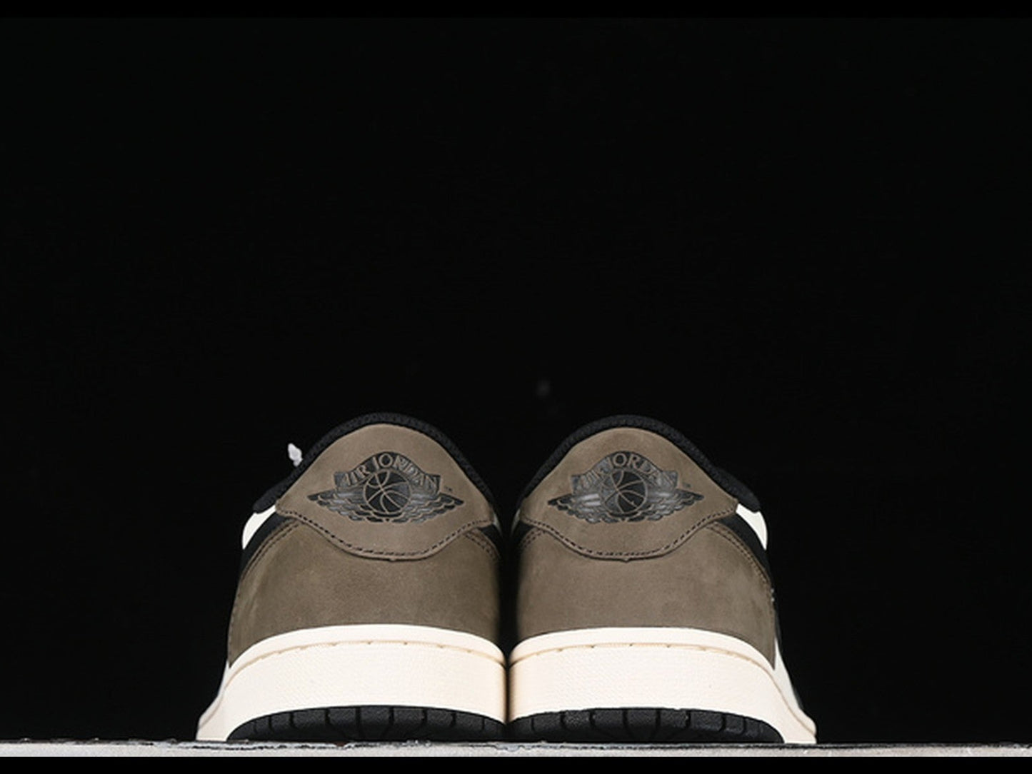 Air Jordan 1 Low OG "Mocha"