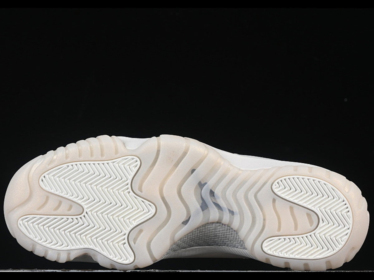Jordan 11 Retro Pearl
