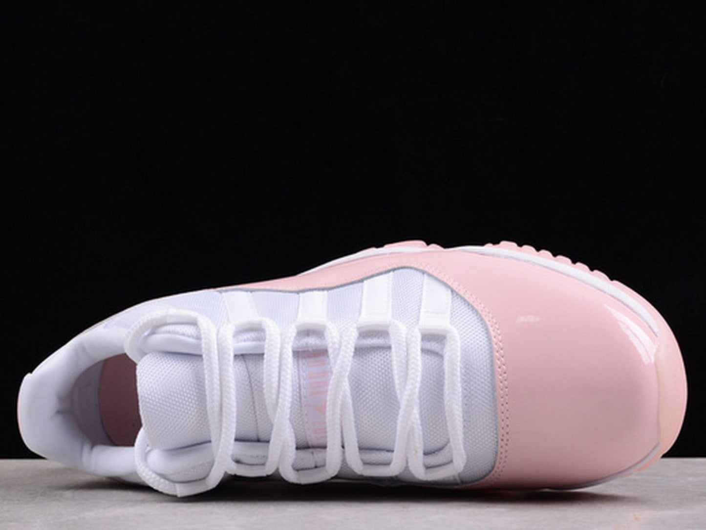 Air Jordan 11 Retro Low Pure Violet