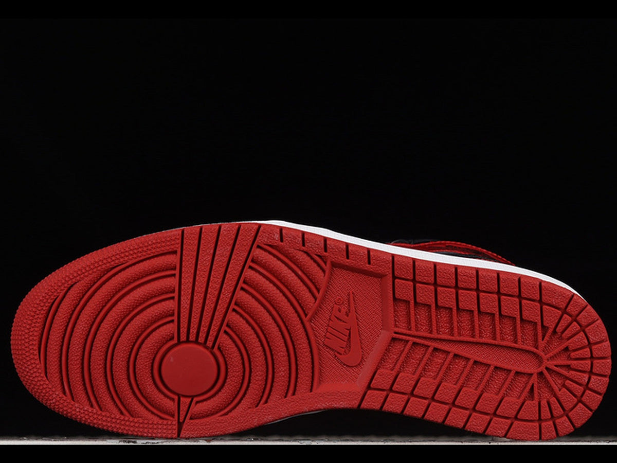 Air Jordan 1 Retro High OG Patent Bred