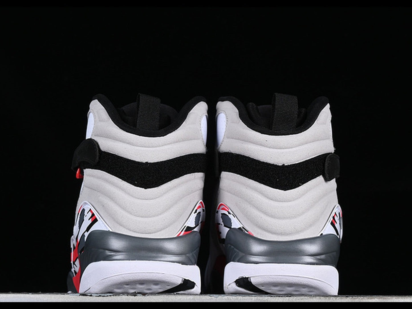 Air Jordan 8 Bugs Bunny