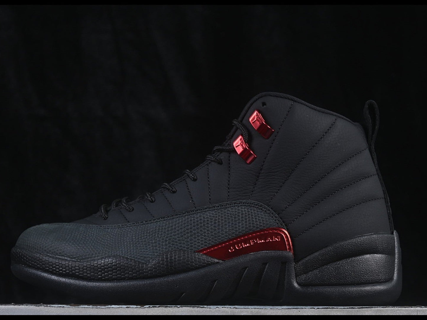 Air Jordan 12 Retro Bloodline