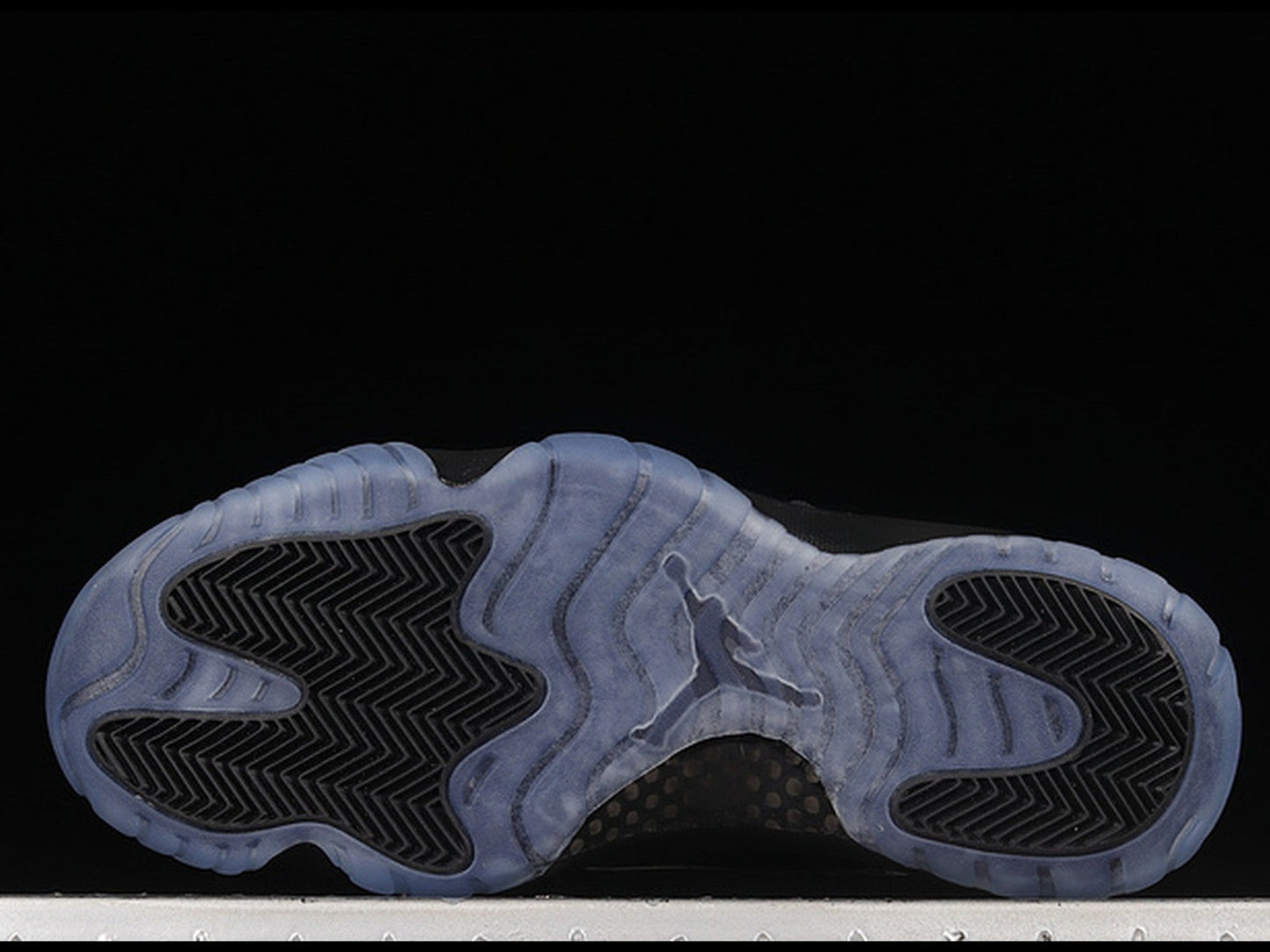 Air Jordan 11 Retro Cap and Gown