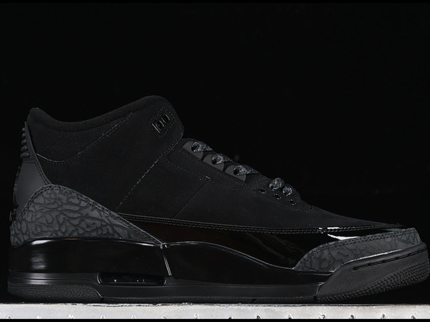 Air Jordan 3 Retro Black Cat