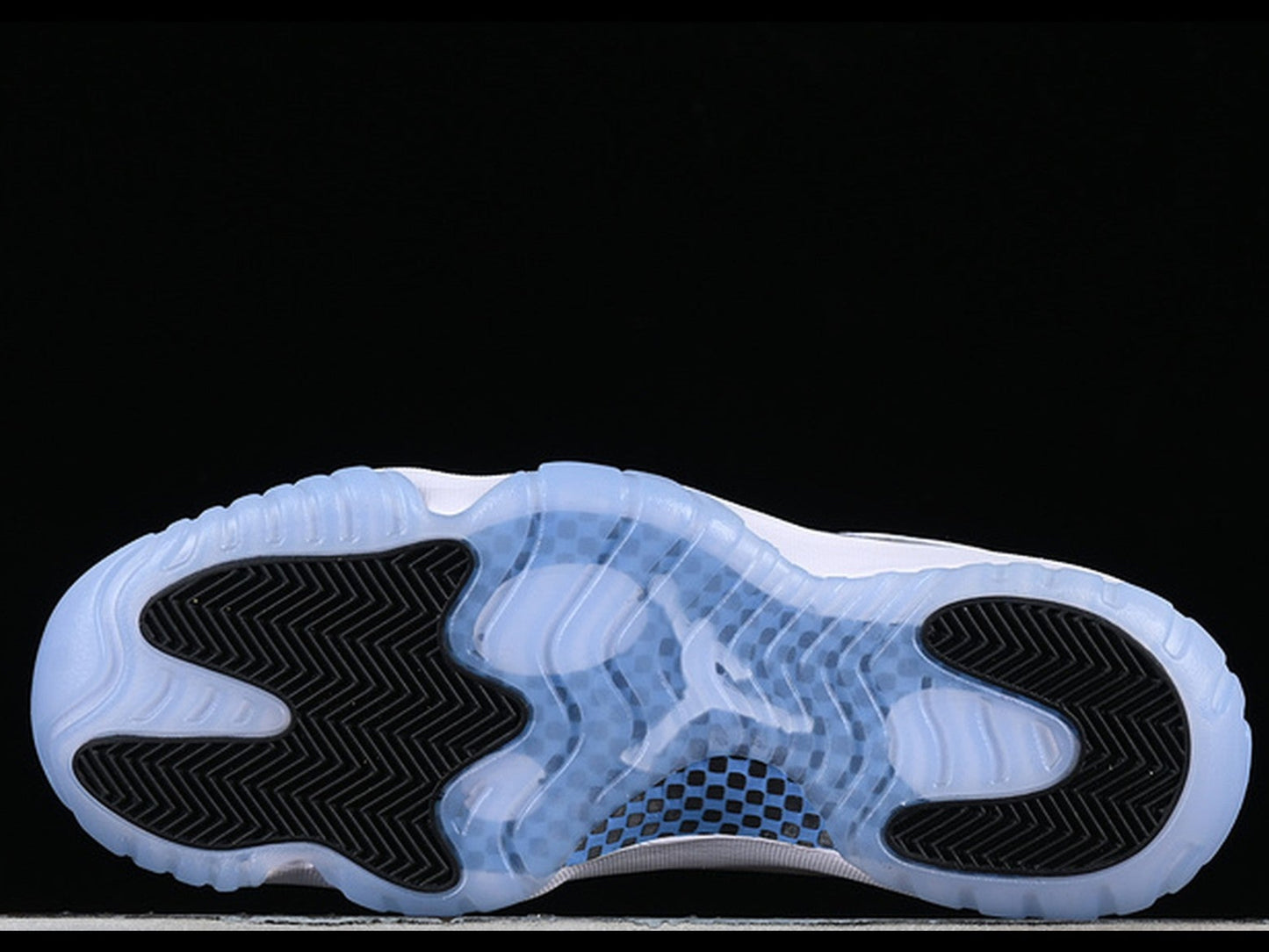 Air Jordan 11 Legend Blue White
