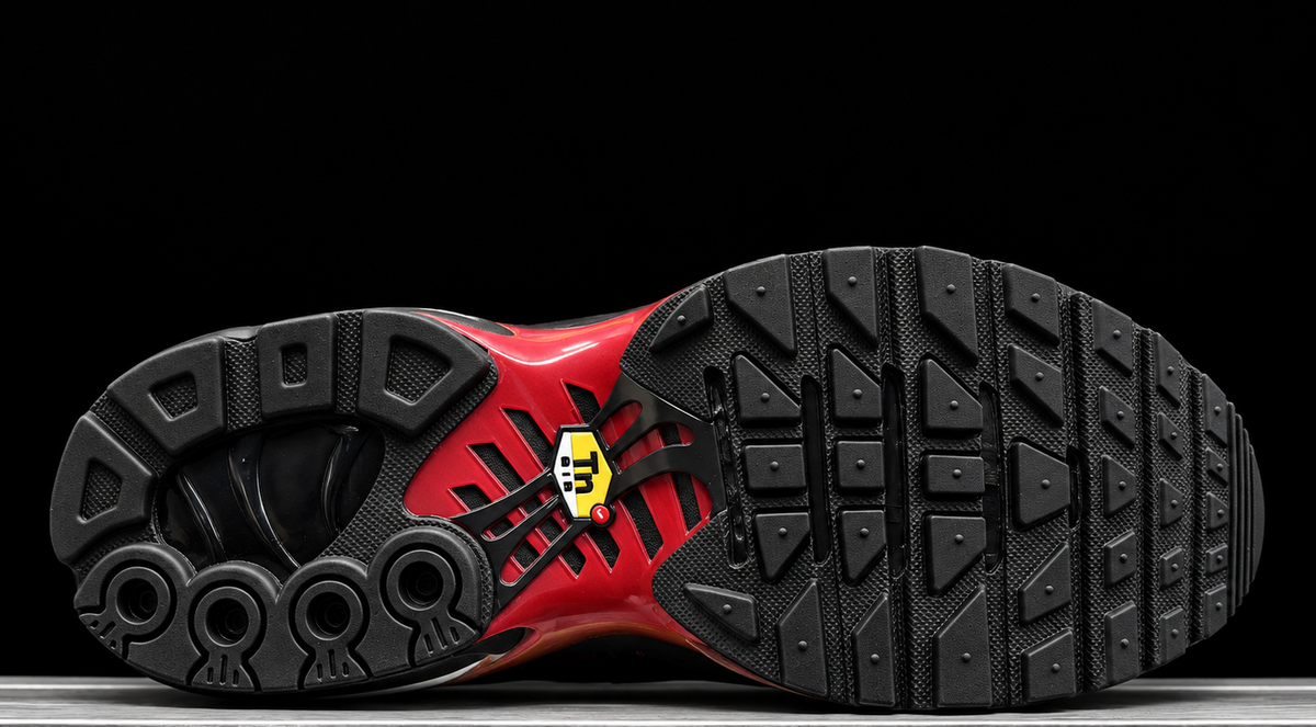 Supreme x Nike Air Max Plus TN University Red Fire Pink