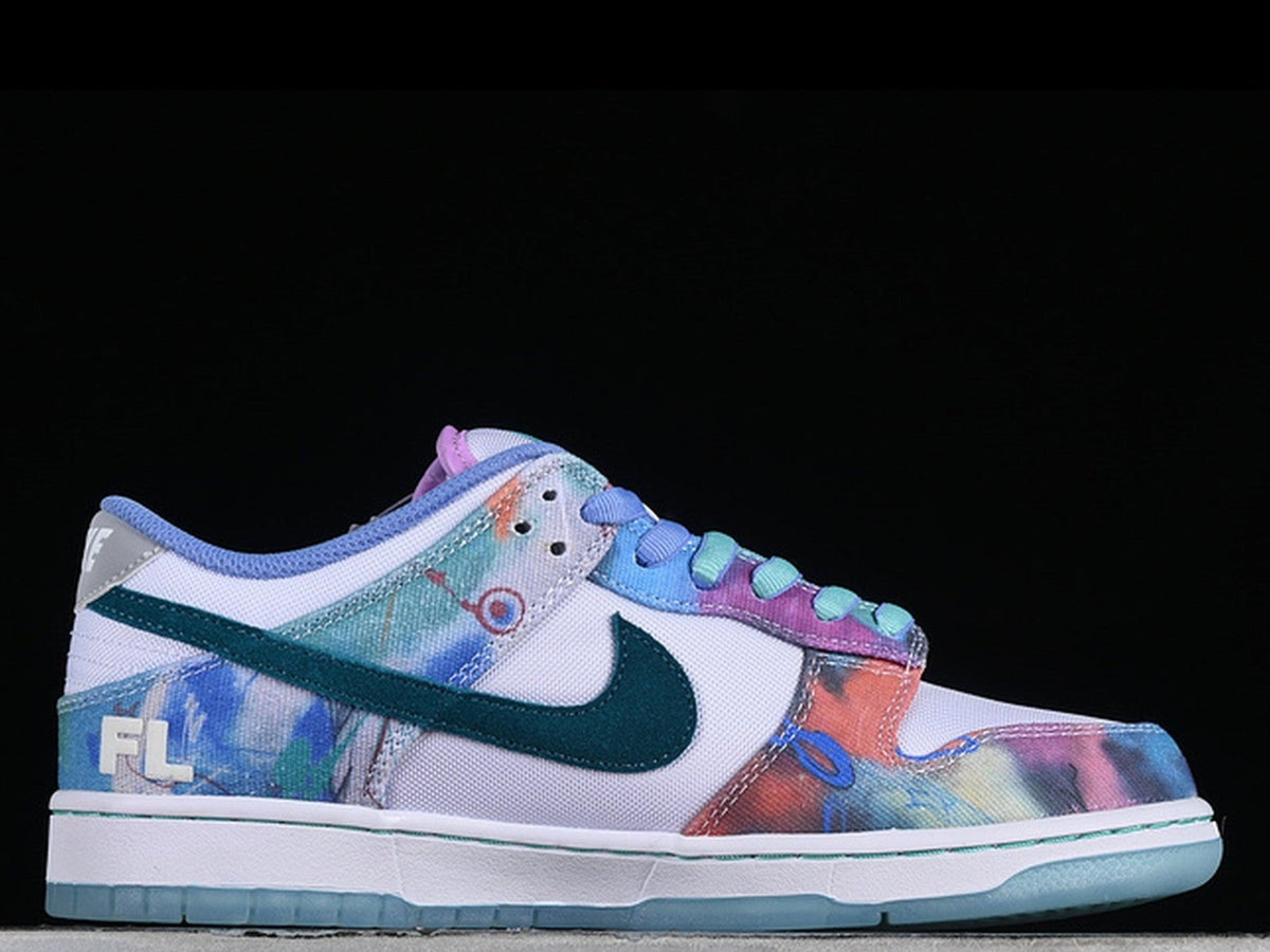Futura Laboratories x Nike SB Dunk Low