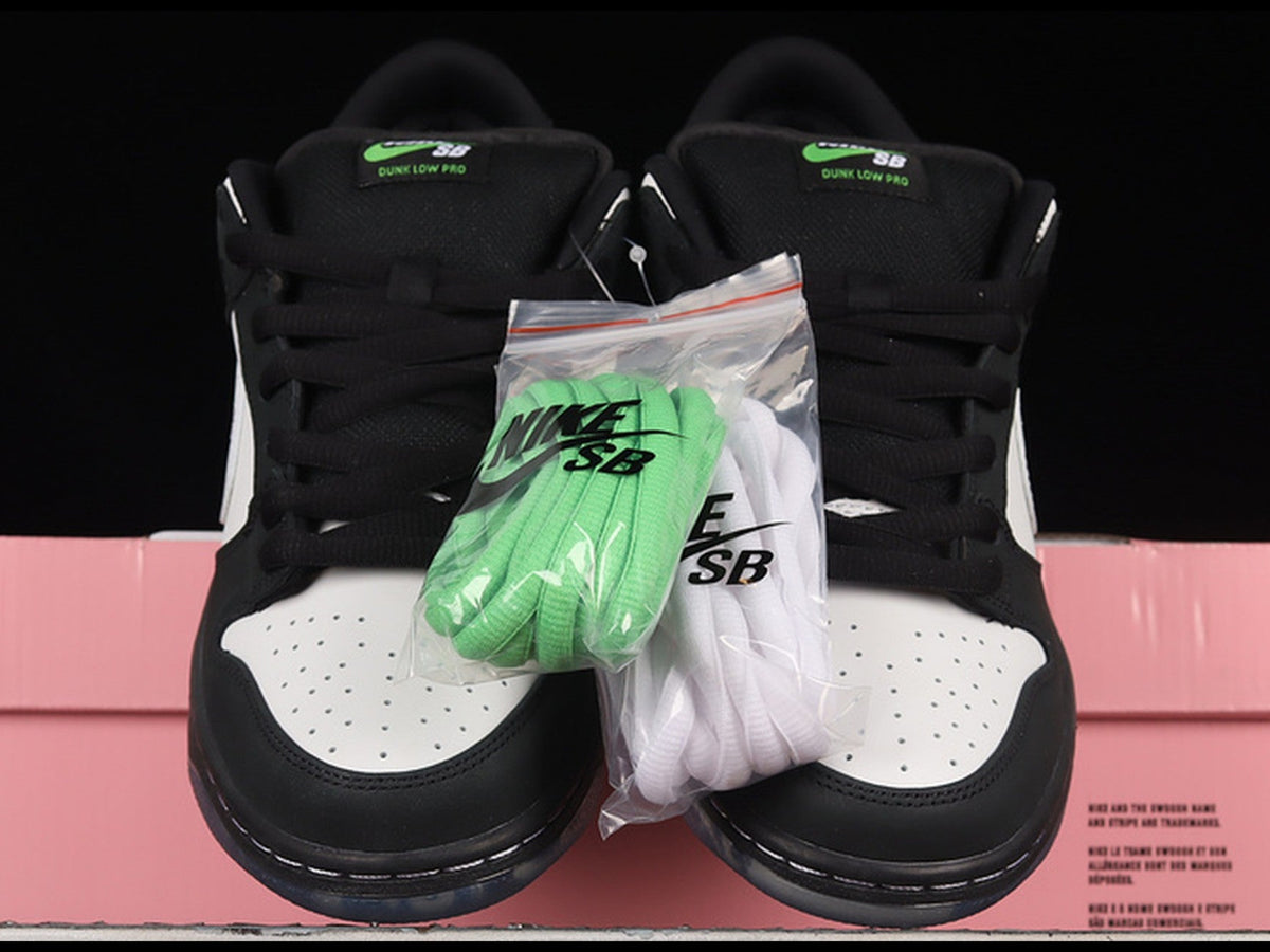 Jeff Staple x Nike SB Dunk Low "Panda Pigeon"