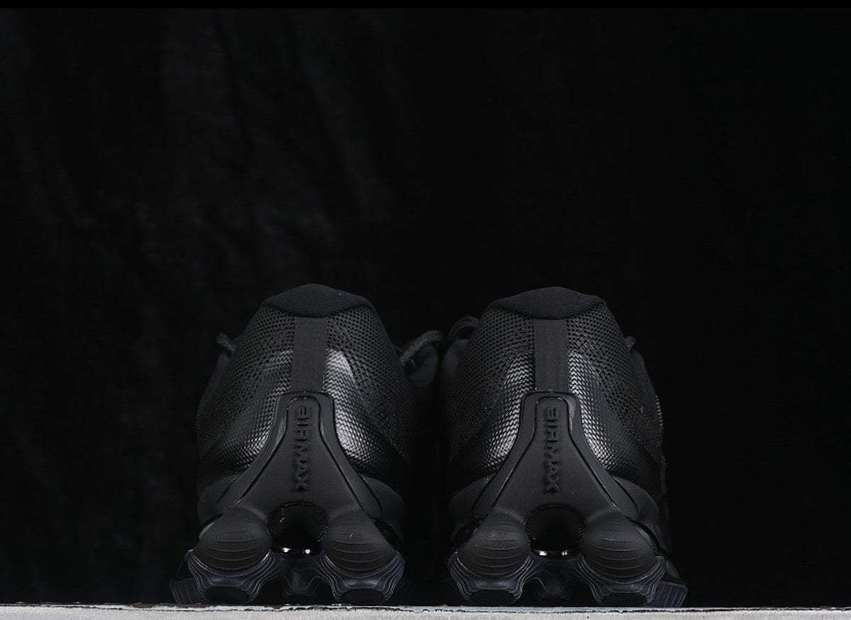 Nike Air Liquid Max Triple Black