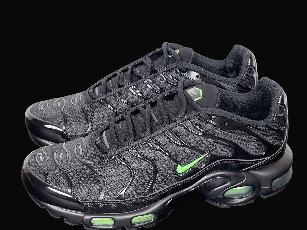 Nike Air Max Plus Black Green Strike
