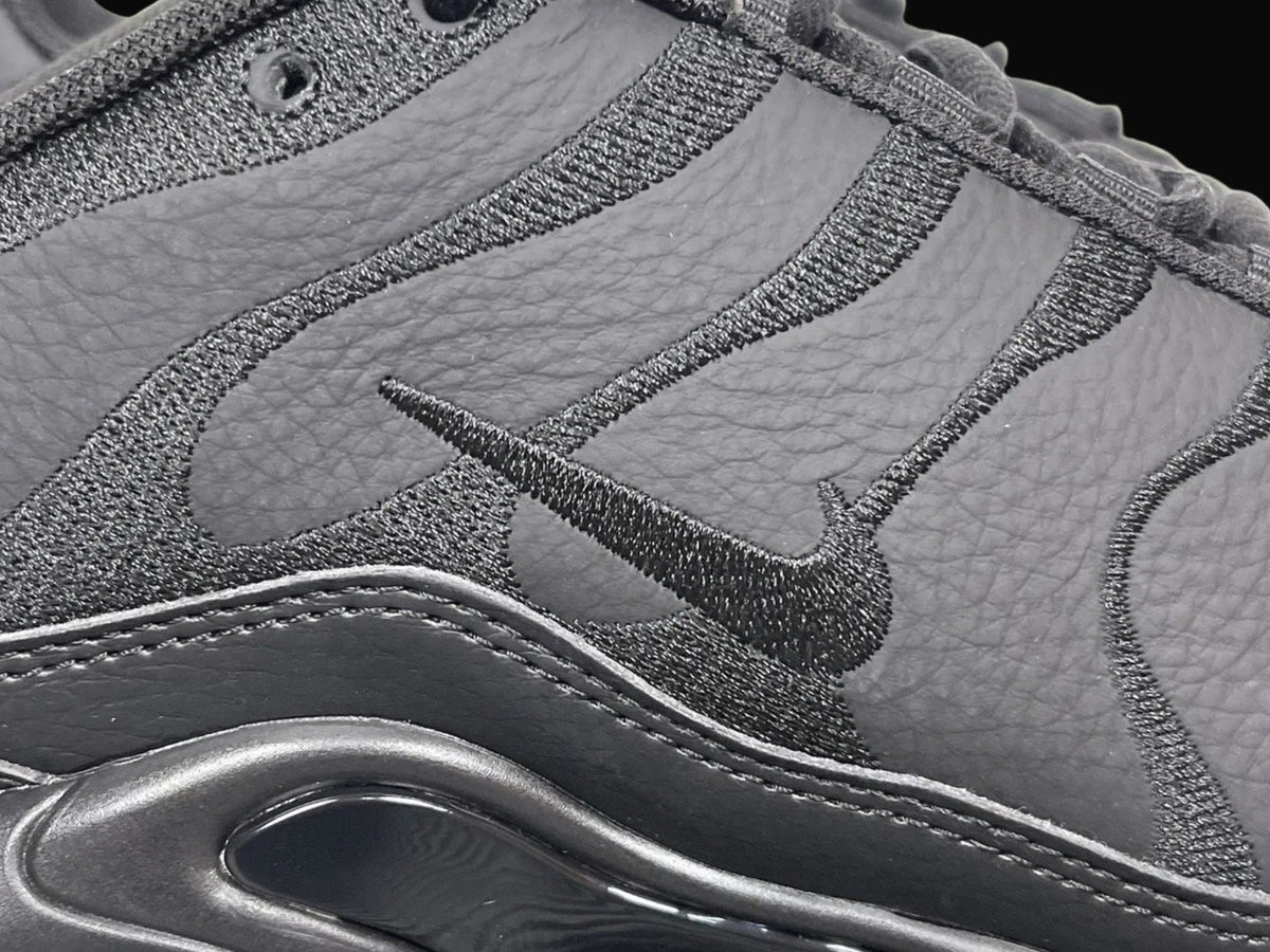 Nike Air Max Plus Triple Black Leather