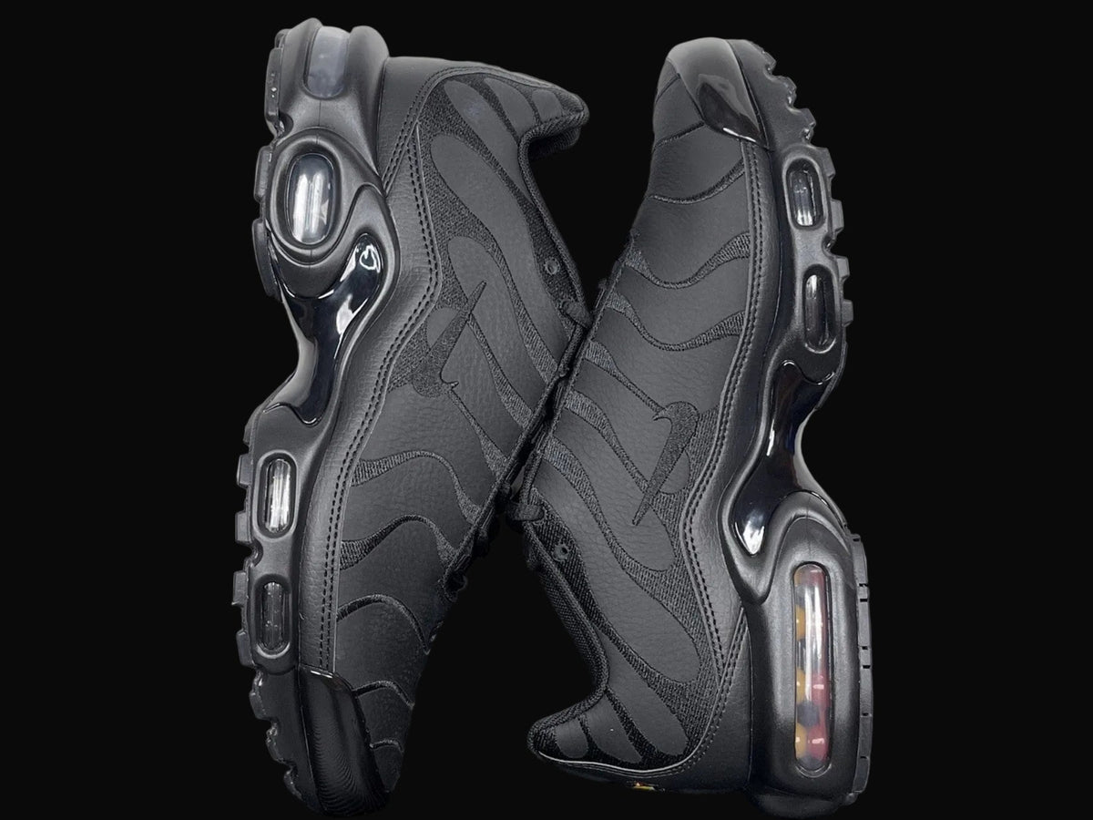 Nike Air Max Plus Triple Black Leather