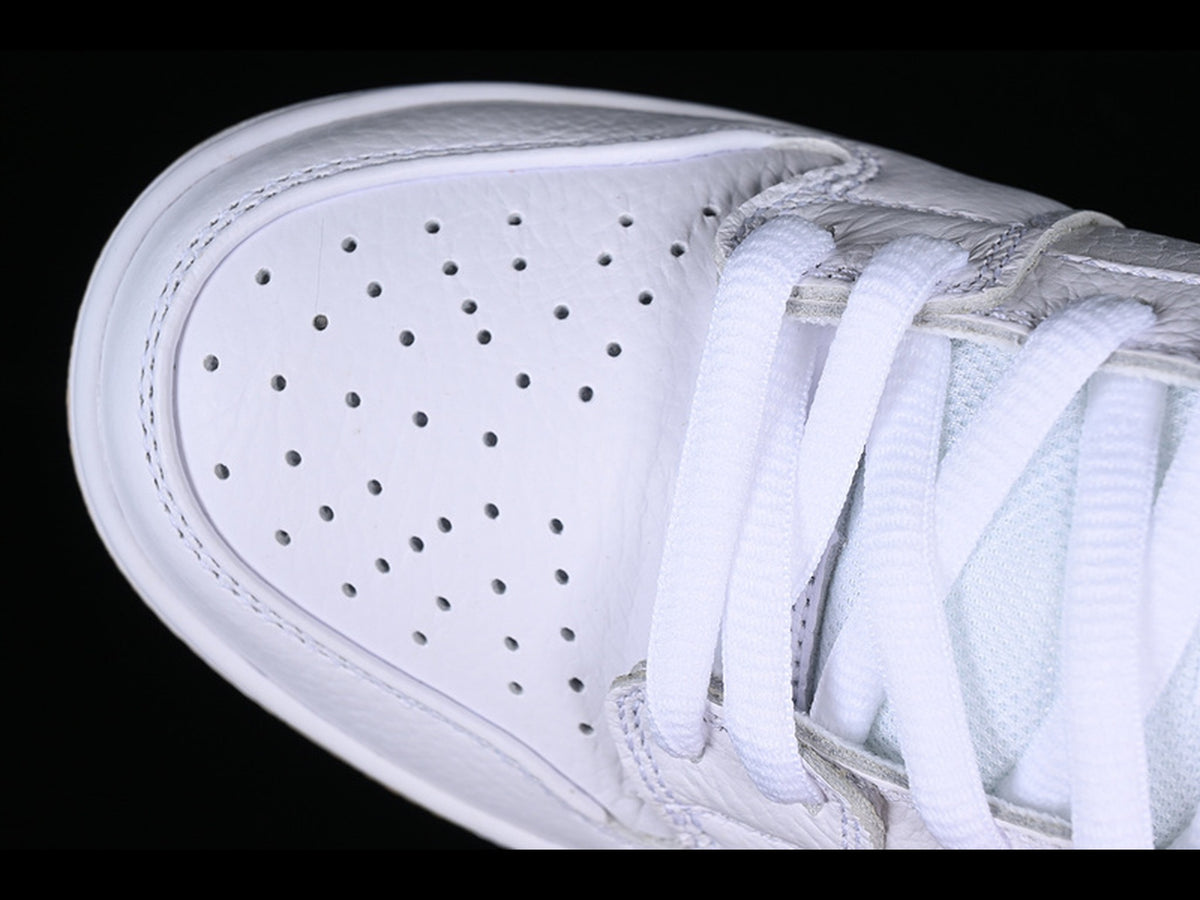 Nike SB Dunk Low Pro 'White Gum'