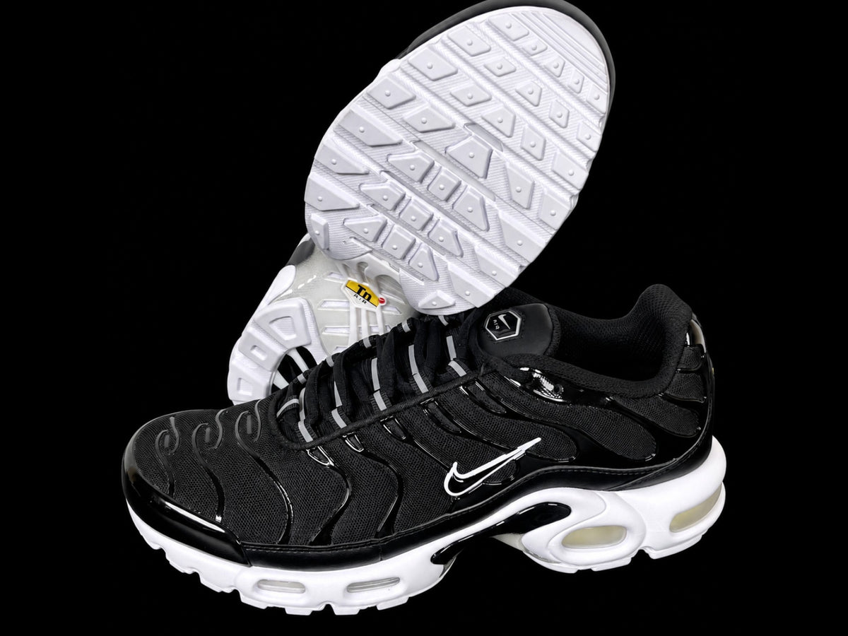 Nike Air Max Plus Black White Womens