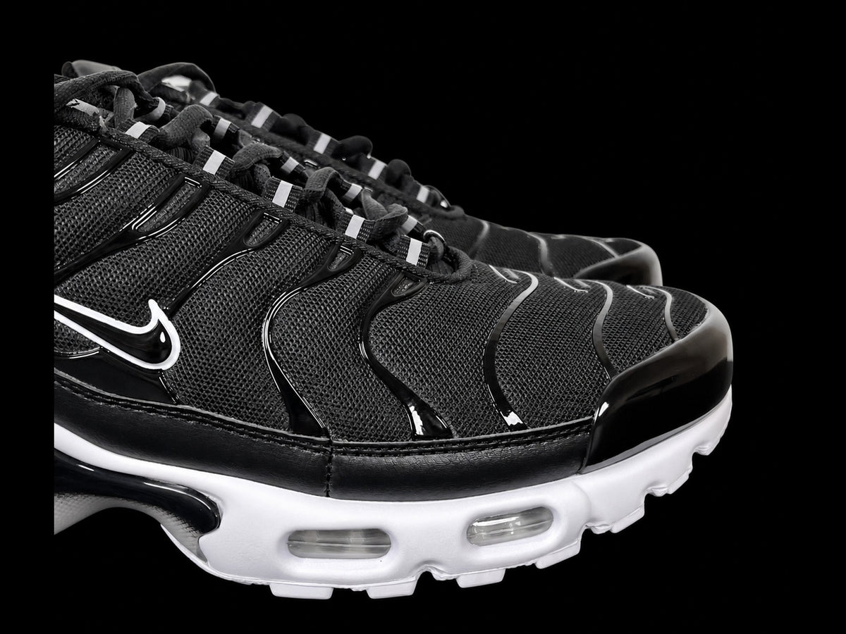 Nike Air Max Plus Black White Womens