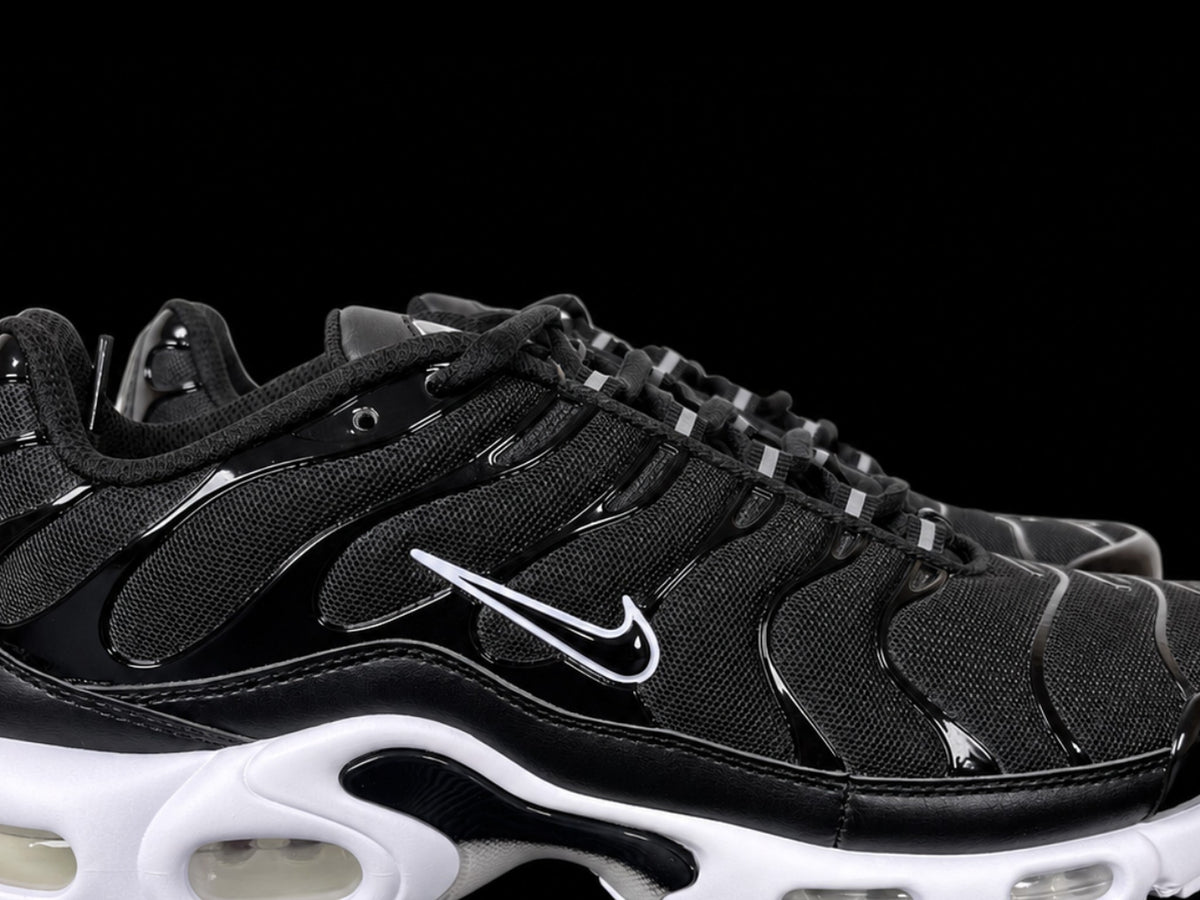Nike Air Max Plus Black White Womens
