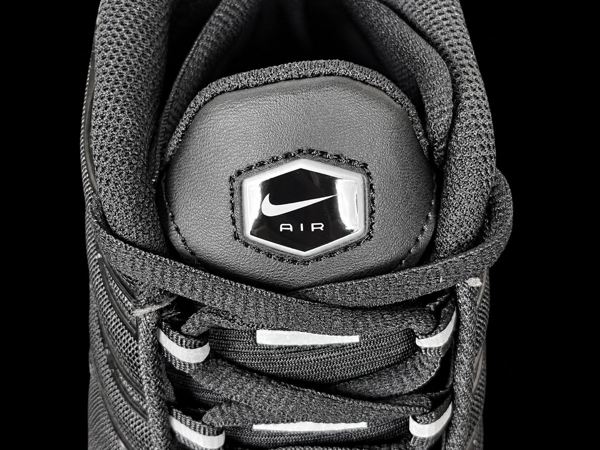Nike Air Max Plus Black White Womens