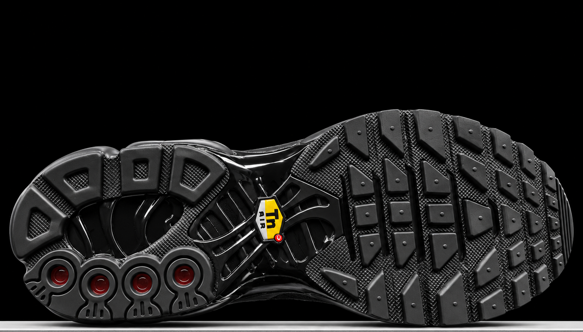 Nike Air Max Plus Triple Black Leather