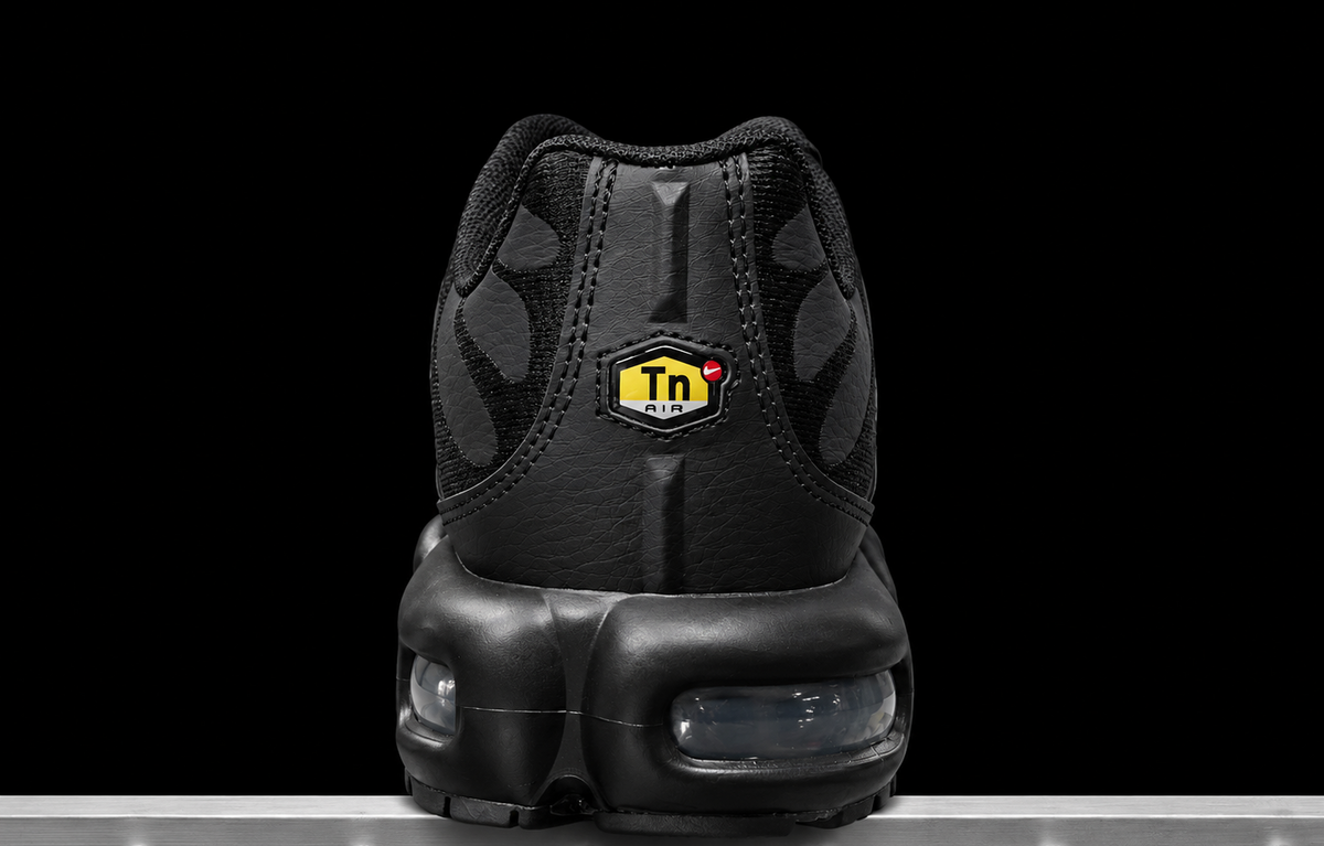 Nike Air Max Plus Triple Black Leather