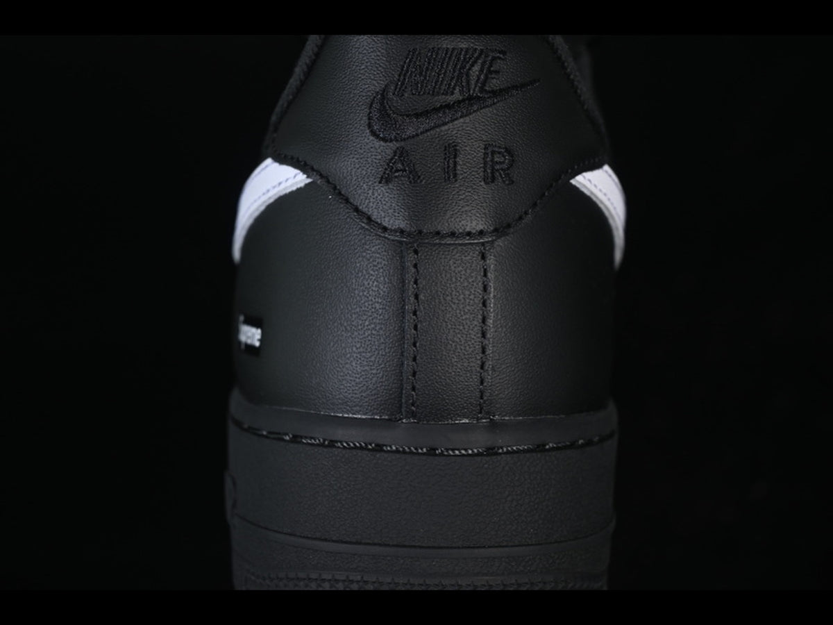 Supreme x Nike Air Force 1 Low 'Black / White'