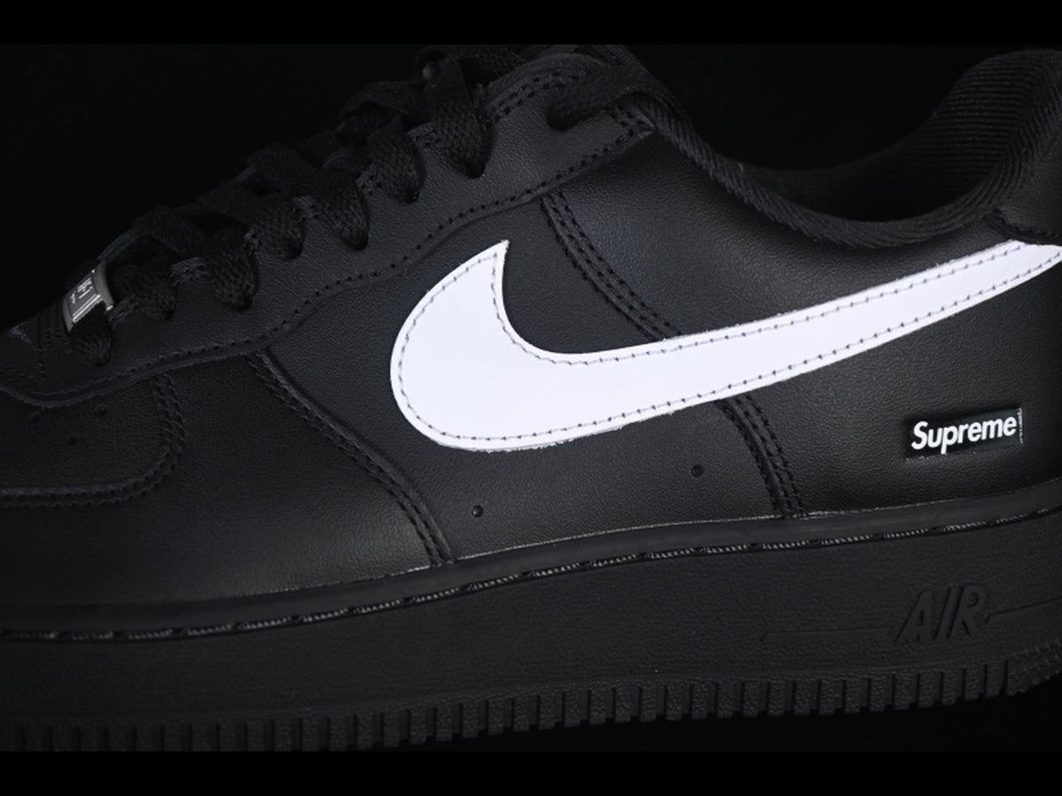Supreme x Nike Air Force 1 Low 'Black / White'