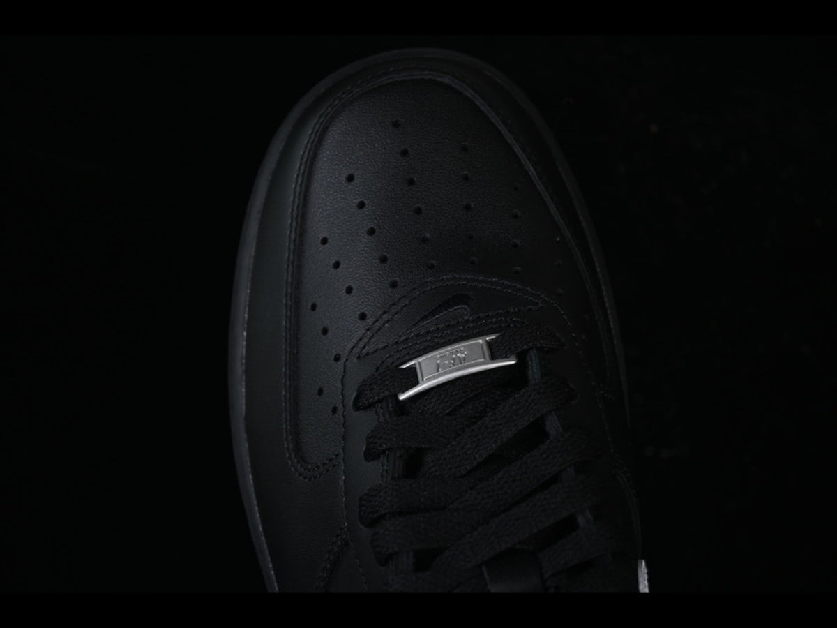 Supreme x Nike Air Force 1 Low 'Black / White'