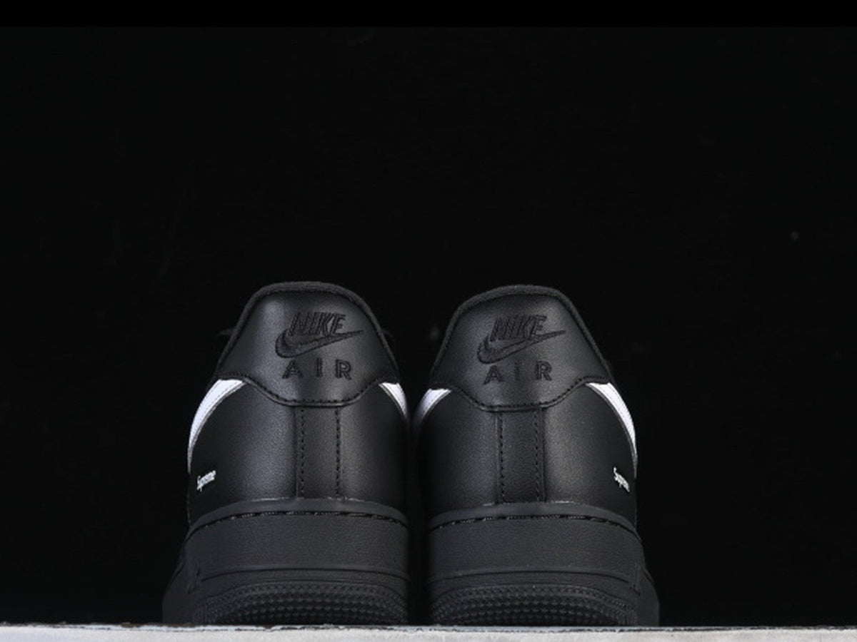 Supreme x Nike Air Force 1 Low 'Black / White'