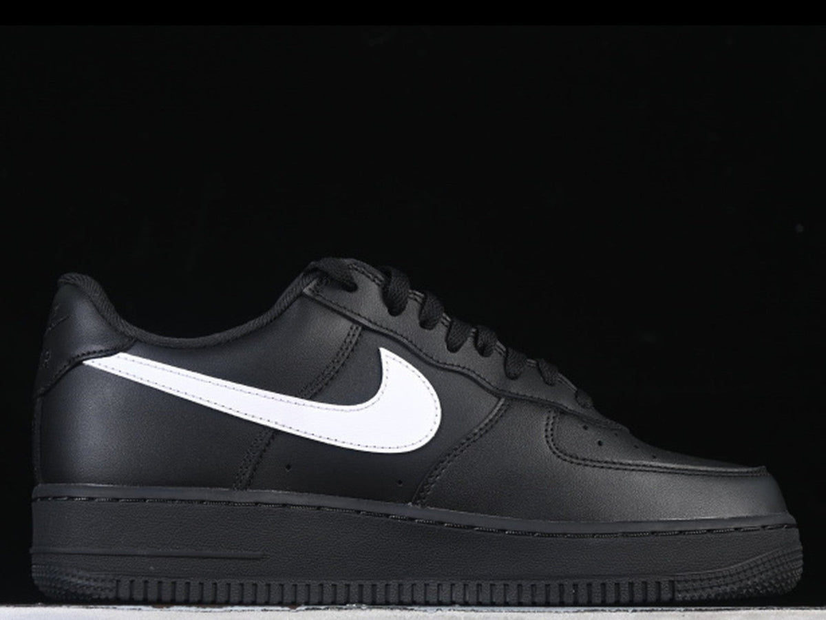 Supreme x Nike Air Force 1 Low 'Black / White'
