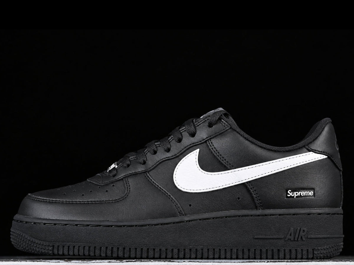 Supreme x Nike Air Force 1 Low 'Black / White'