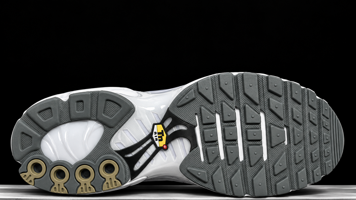 Nike Air Max Plus White